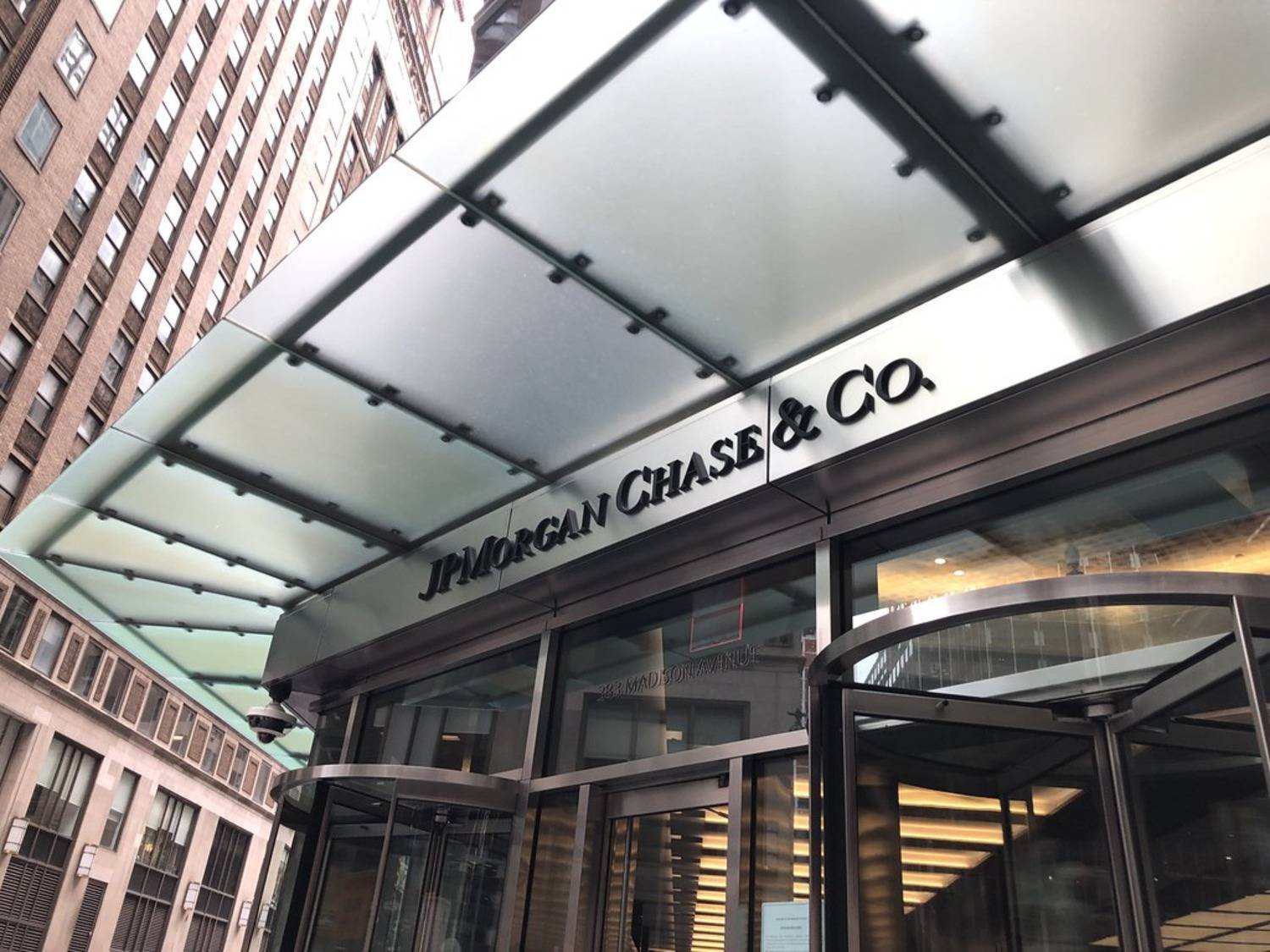 JPMorgan Chase & Co: Q4 Profit Declines